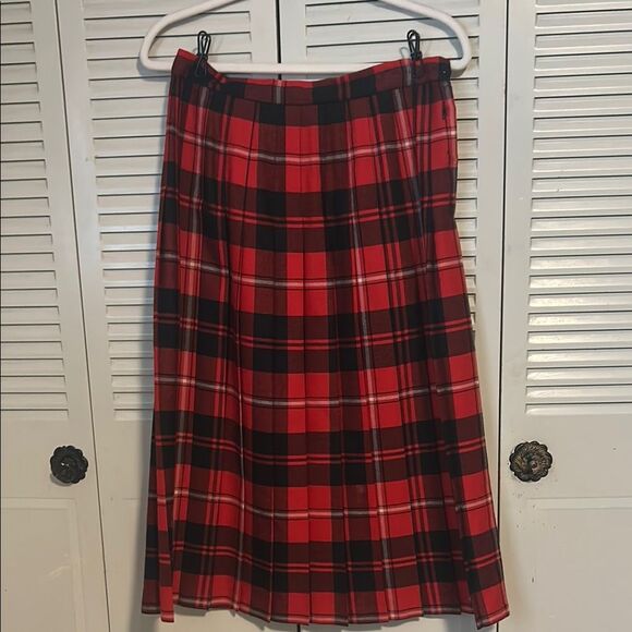 Red Plaid Women's Skirt size 10 made in Britain 100 wool - Picture 2 of 5